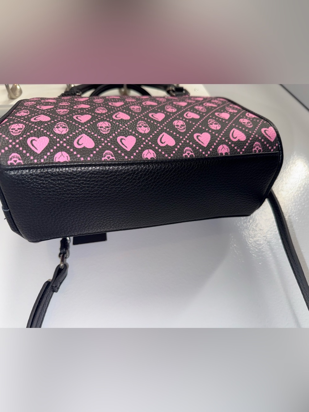 Ed Hardy Black & Pink Skull Satchel with Chain & Studded with matching wallet - Picture 4 of 14